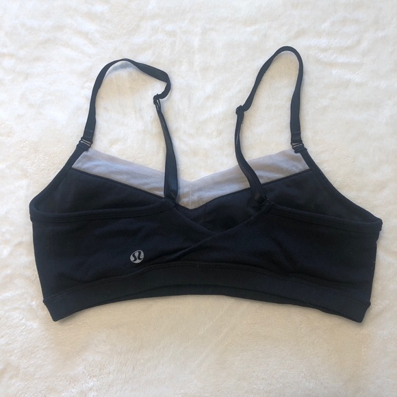 Black Lululemon Bra light support - Picture 2 of 3